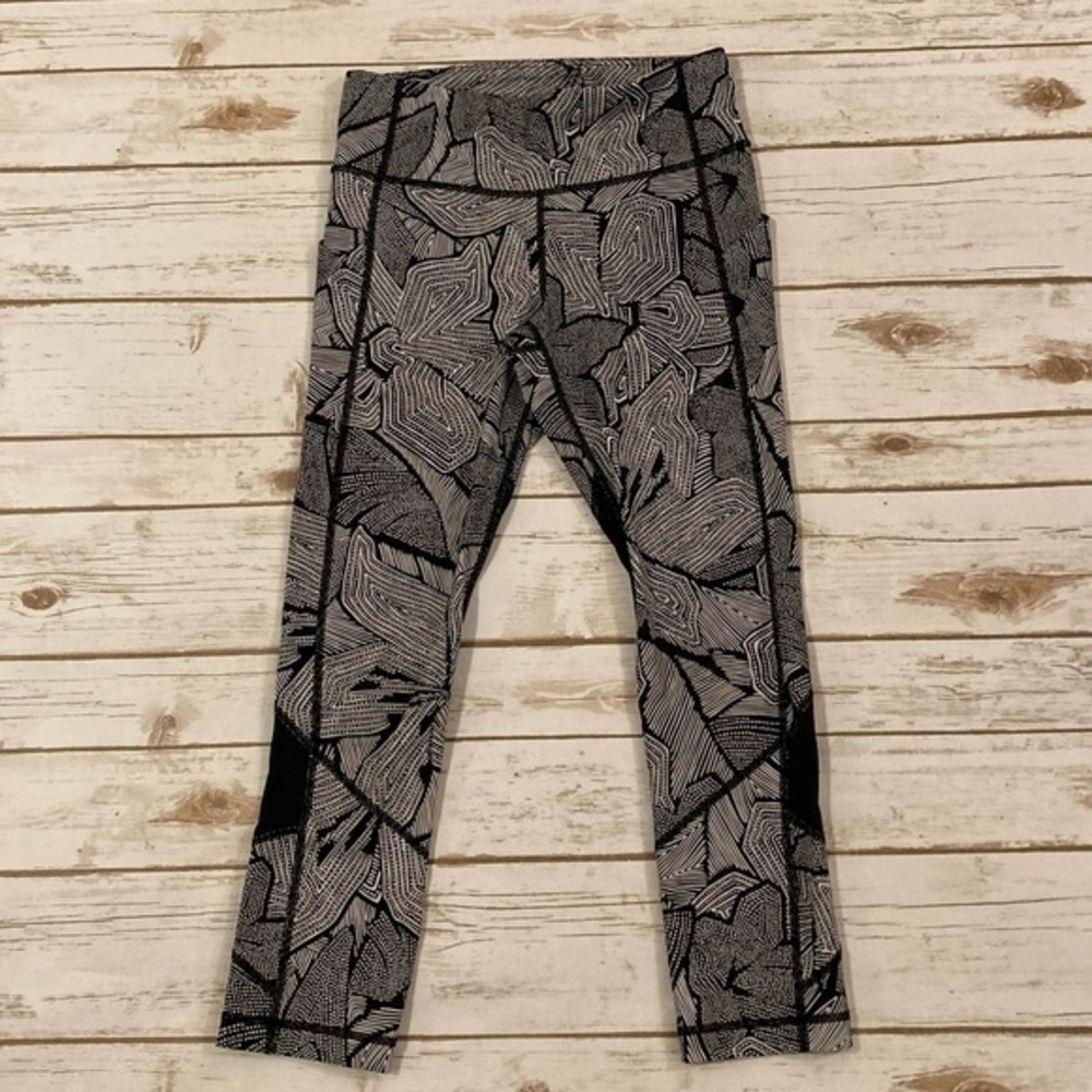 Lululemon Pace Revival Cropped Dottie Tribe Wht/Black With Mesh Panels Leggings - Picture 1 of 12